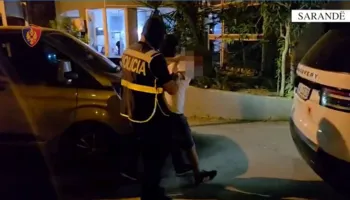 20 të ndaluar për drogë dhe armë në Sarandë, goditet grupi kriminal (VIDEO)