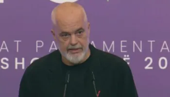 “3 plagë kemi”! Rama: Shqiptarët nuk gjejnë derën, administrata labirint…