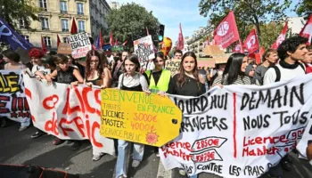 440 arrestime dhe 31 të plagosur gjatë protestave studentore në Francë