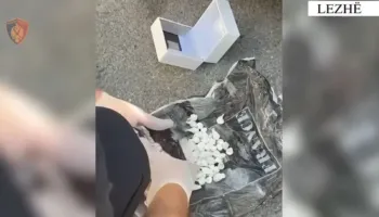 80 doza kokainë në makinë/ Dy të rinj arrestohen në Laç