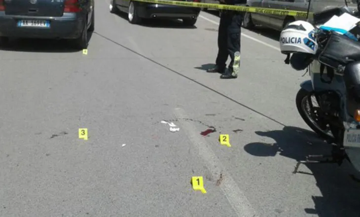 Aksident fatal në Elbasan, makina përplas për vdekje një grua