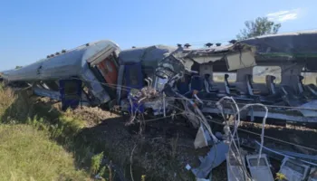 Aksident i rëndë hekurudhor në Poloni, treni përplaset me betonieren, një i vdekur dhe 20 të plagosur!