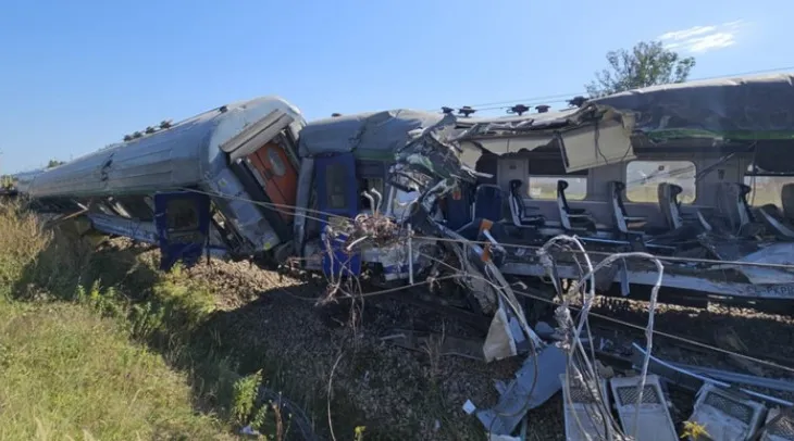 Aksident i rëndë hekurudhor në Poloni, treni përplaset me betonieren, një i vdekur dhe 20 të plagosur!