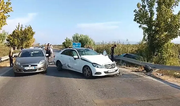 Aksident i rëndë në aksin Lushnjë-Berat, dy drejtuesit janë në gjendje të rëndë