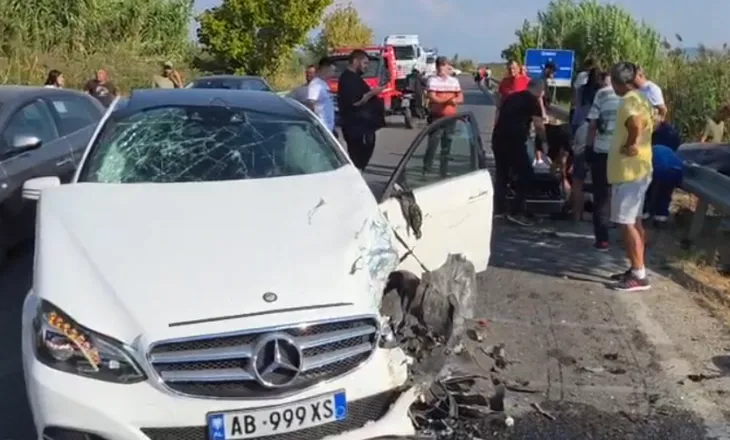 Aksident i trefishtë në aksin Lushnjë-Berat, tre të plagosur