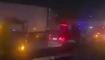 Aksident i trefishtë në autostradën Tiranë-Durrës, përmbyset një ‘Benz’ (VIDEO)