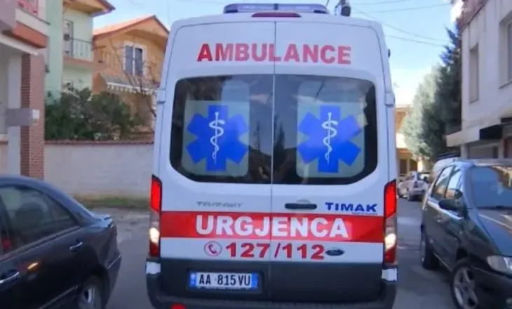 Aksident në aksin Cërrik-Elbasan, përplasje fatale me barrierën anësore, humb jetën 31-vjeçari (EMRI)