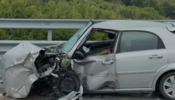 Aksident në aksin Korçë-Qafë Plloçë, përplasen dy mjete, 3 të plagosur