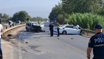 Aksident në Vorë-Fushë Krujë! Dy makina përplasen kokë më kokë, dyshohet se një person ka humbur jetën