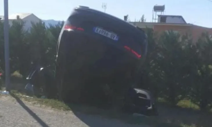 Aksident rrugor në Krujë, 2 të plagosur pas përmbysjes së makinës në kanal! Dërgohen me urgjencë drejt “Traumës”