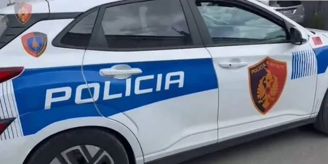Aksident tragjik në Cërrik, motorri përplaset me shtyllën, humb jetën 21-vjeçari