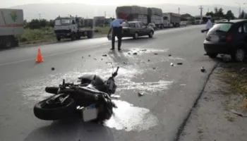 Aksidentoi me motor nxënësen 14-vjeçare dhe u largua nga vendi i ngjarjes, arrestohet pas ndjekjes policore adoleshenti në Cërrik!