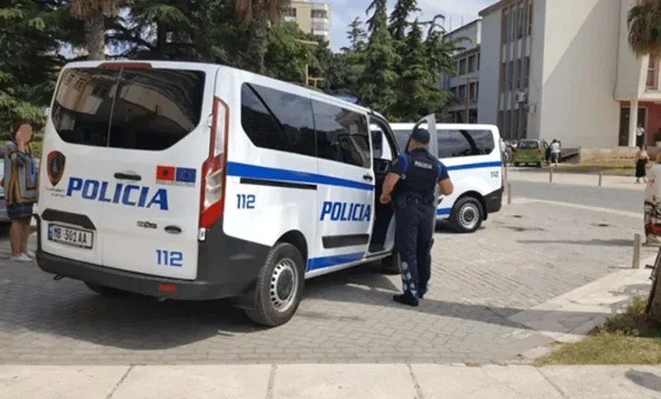 Aksion i madh në Tiranë, vihen në pranga 8 të kërkuar për krime të rënda, armë, drogë dhe vjedhje