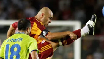 Aktori turk dhe ish-lojtari i Galatasaray-t midis 16 të arrestuarve në bastisjet e drogës në Stamboll –