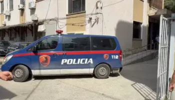Akuzohen për falsifikim të dokumenteve dhe përfitim të padrejtë të pronave, dy ish-drejtorët e Kadastrës Fier mbeten në burg, një tjetër kalon në arrest shtëpie!