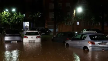 Alarm nga reshjet e dendura në Spanjë, përmbytjet paralizojnë Barcelonën dhe anulohen mbi 100 fluturime
