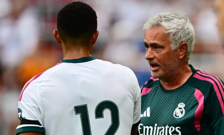 Alexander Arnold në mesfushë, Mourinho me surpriza ndaj Interit. FORMACIONET ZYRTARE