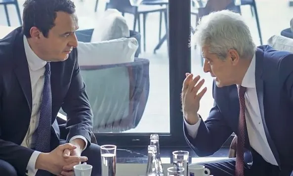 Ali Ahmeti kritika të forta kryeministrit të Kosovës: Jam i indinjuar me Albin Kurtin, t’i lërë pas zënkat me mua dhe Ramën!