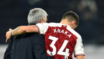 “Alo, Mourinho?”, Xhaka dhuron momentin viral  (VIDEO)