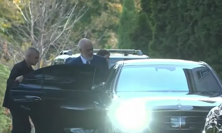 Ambasadori amerikan takohet me Ramën, detaje nga vizita në Kryeministri