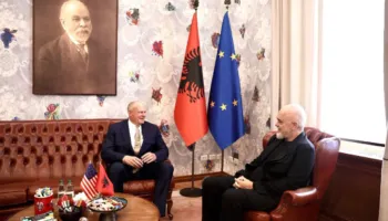 Ambasadori i SHBA Eric Wendt ‘zbarkon’ në Kryeministri, takim ‘kokë më kokë’ me Ramën