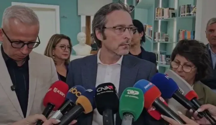 Ambasadori italian nga Korça: Po ndjekim me vëmendje protestat, respektojmë zhvillimet
