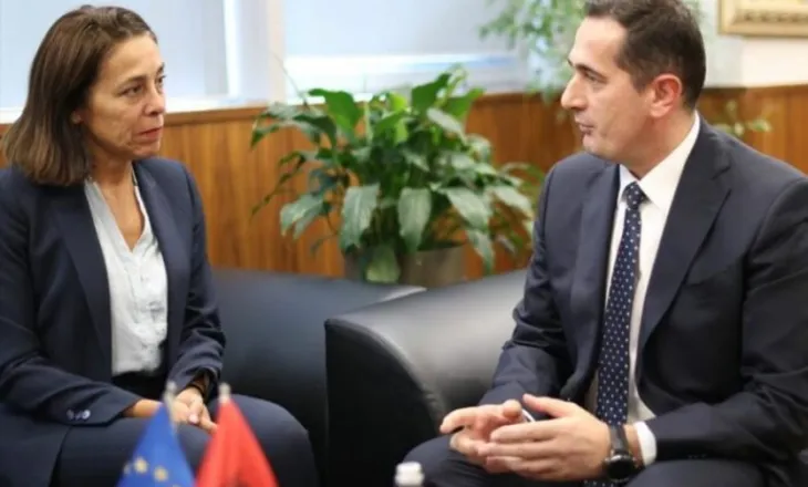 Ambasadorja e BE takim në zyrën e Klodian Brahos, zbulohet tematika e bisedës me kreun e SPAK: Lufta kundër krimit të organizuar, korrupsionit dhe…