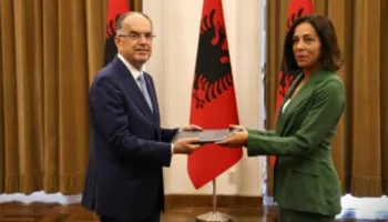 Ambasadorja e re e BE në Tiranë merr detyrën, Sofia Moreira de Sousa i dorëzon letrat kredenciale presidentit Begaj, diskutohet edhe për integrimin