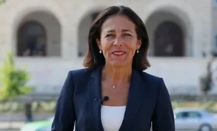 Ambasadorja e re e BE-së nis detyrën, mesazhi i parë nga zemra e Tiranës: Mirë se të gjeta, Shqipëri! (VIDEO)