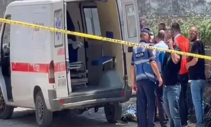Ambulanca përplas të moshuarin në Korçë, shoferi nën efektin e alkoolit përfundon në pranga