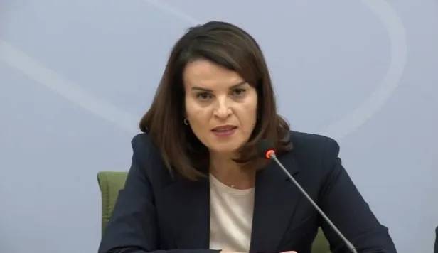 “Anarki e mendjeve të tyre të boshatisura!”- Alarmi për bombë në shkollën “Edith Durham”, reagon zv/kryeministrja Koçiu: Çmenduri e mirëfilltë kriminale