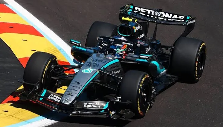 Antonelli triumfon në Spanjë dhe shkëputet 81 pikë, Max e Norris në podium, Ferrari me hope