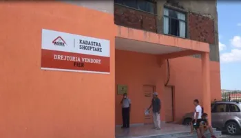 Arrestohet ish-drejtori i Kadastrës në Fier, veprimet e tij janë denoncuar edhe në SPAK 2 vite më parë