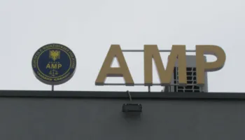 Arrestohet polici në Klos, dyshohet se ushtroi dhunë ndaj një vajze dhe vëllait të mitur të saj