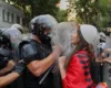 ‘Arrestoni Ramën’/ Gazeta e madhe amerikane: Policia përplaset me protestuesit, revolta trondit Shqipërinë