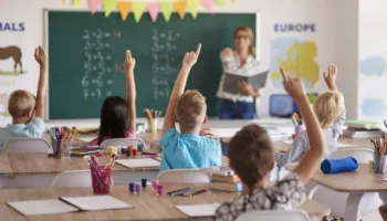 Arsimi fillor në rënie, Shqipëria humbet rreth 6 mijë nxënës brenda një viti