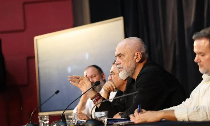 “Askush nuk do t’i heqë logon Selenicës”, Rama reagon pas bashkëbisedimit me qytetarët