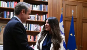 Athina mohon kërcënimin e ambasadores amerikane për rrëzimin e qeverisë greke