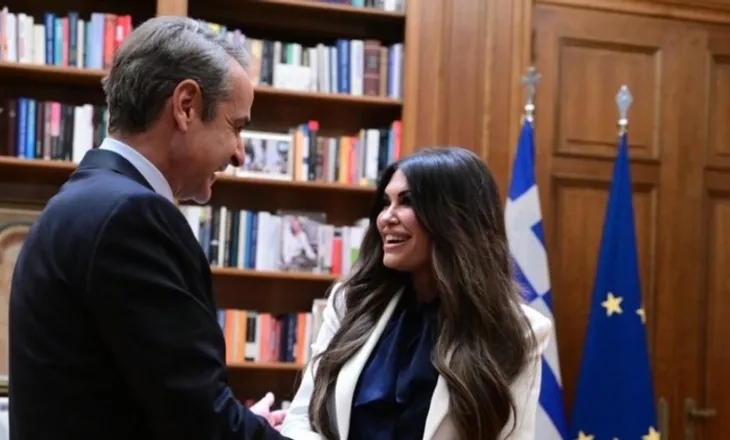 Athina mohon kërcënimin e ambasadores amerikane për rrëzimin e qeverisë greke