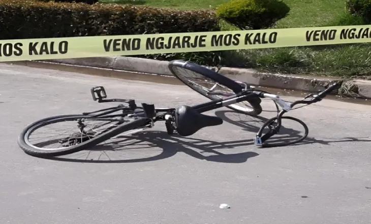 “Audi” përplas 69-vjeçarin me biçikletë, humb jetën rrugës për në spital