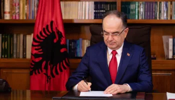 Bajram Begaj firmos me urgjencë ligjin e Ramës për pagat e magjistratëve