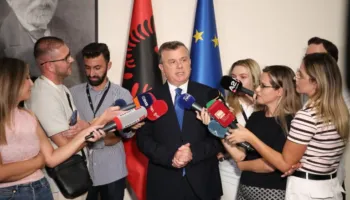 Balla: Presim reflektim nga opozita për “Territorialen”, më 17 shtator shqyrtohen pagat e magjistratëve