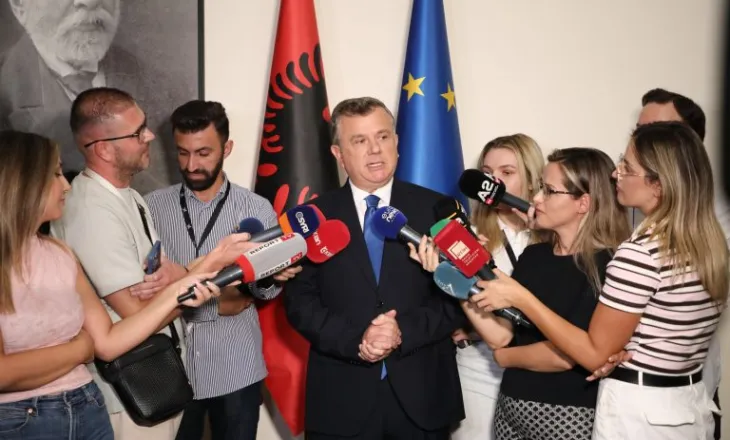 Balla: Presim reflektim nga opozita për “Territorialen”, më 17 shtator shqyrtohen pagat e magjistratëve