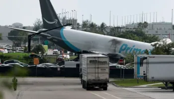 BBC: Pesë të vdekur pas rrëzimit të një aeroplani mallrash të Amazon në aeroportin e Miamit