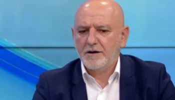 “Berisha gënjeu demokratët”- Bejko: Hyri në lojë paraja në formë dollari! Rrëmbeu PD, s’ka më të drejtën morale të fitojë zgjedhjet, është ende non grata