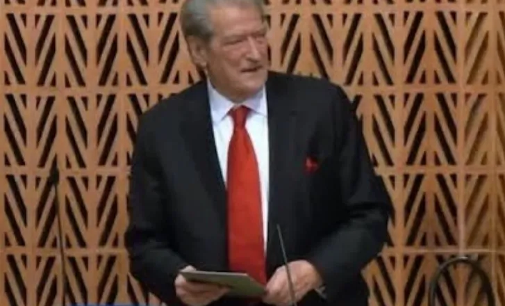 Berisha në KIE: Apeli të rishqyrtojë objektivisht dënimet e ish-krerëve të UÇK-së! Beogradi kërkon votat me fantazmën e Mlladiç