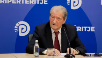 Berisha ngre akuzat për Vlorën Hyseni: SPAK e mbron, nuk e cilëson pjesë të grupit kriminal