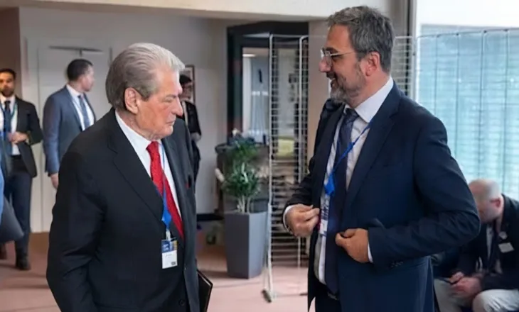 Berisha takon drejtuesit e Kosovës, nga Strasburgu ngre akuza ndaj Ramës