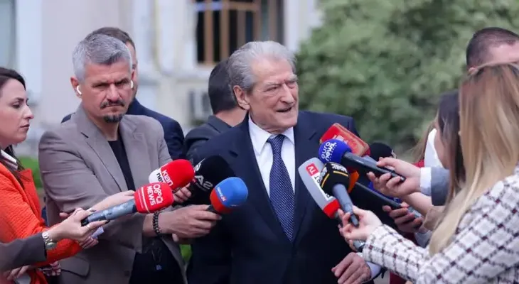 Berisha: Vlora Hyseni shantazhoi hapur gazetaren! Berat Buzhala, Baton Haxhiu dhe Albatros Rexha kanë nga pesë vite burg