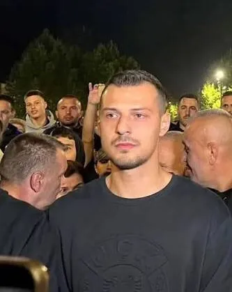 ”Beteja s’ka mbaruar”, djali i Hashim Thaçit: Vendimi na ka lënduar, por nuk na mposht